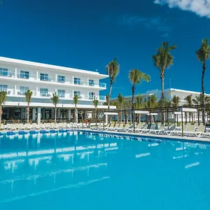 https://riu-playacar.allrivieramayahotels.com